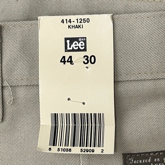 Lee Pants Mens 44x30 Khaki Tan Double Pleat Relaxed Fit Tapered Leg Wrinkle Free - Picture 5 of 13